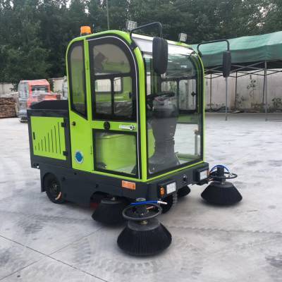 環(huán)衛(wèi)封閉駕駛式垃圾掃路車(chē) 工廠、景區(qū)、學(xué)校清潔的革新力量